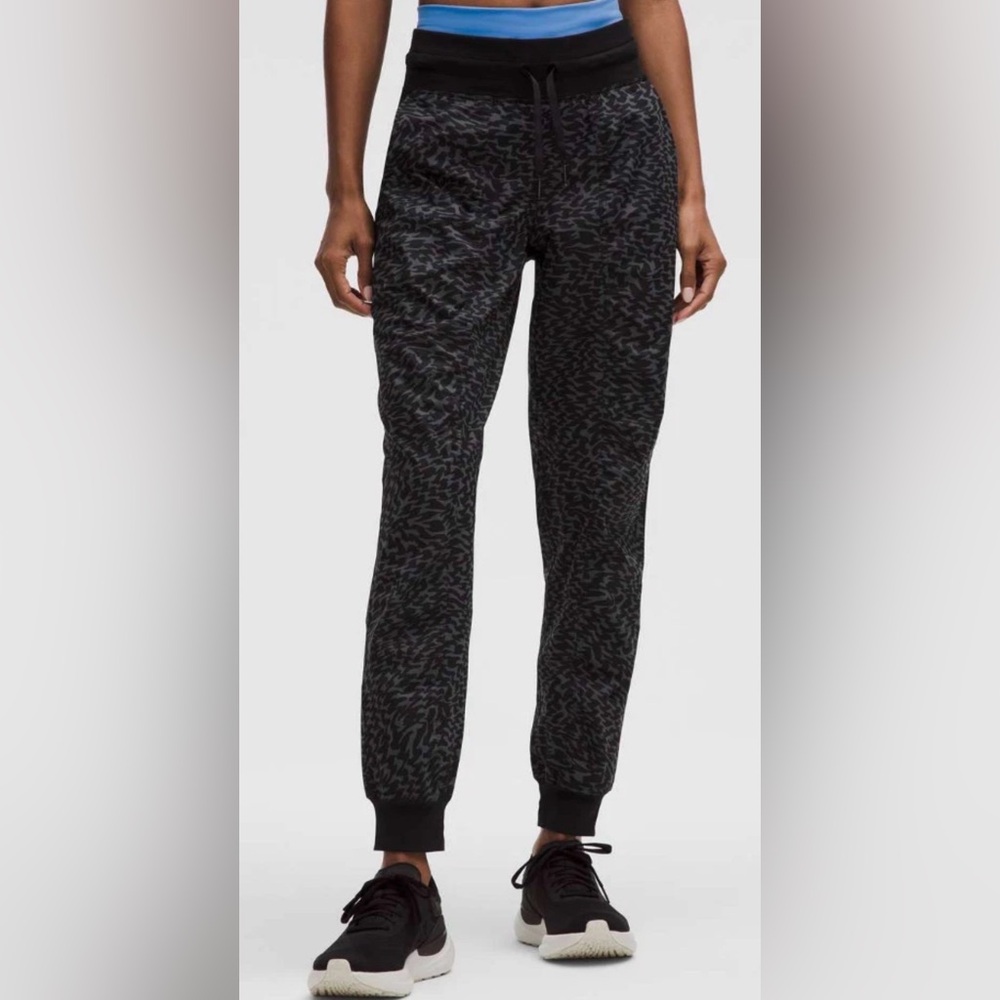 NWOT LULULEMON Lululemon Dance Studio Mid-Rise Jogger Leopard Warp Black Multi